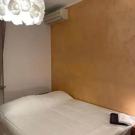 Privato A Con 3 Matrimoniali Piacenza