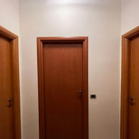 Privato A Con 3 Matrimoniali Piacenza
