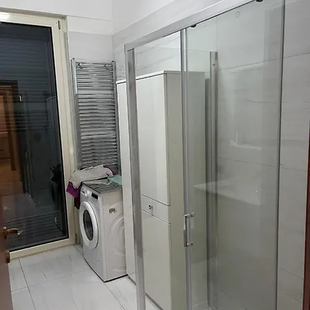 Apartament Privato A Con 3 Matrimoniali Piacenza