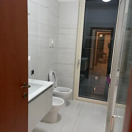 Privato A Con 3 Matrimoniali Apartament Piacenza