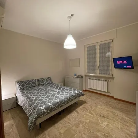 Privato A Con 3 Matrimoniali Piacenza